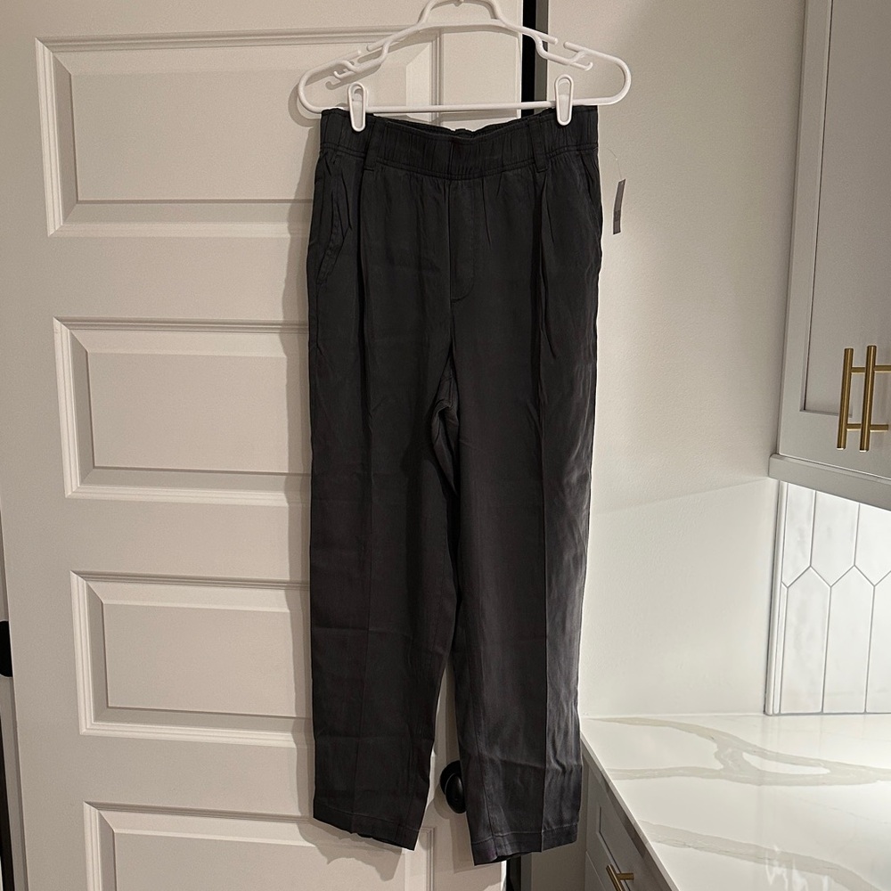 NWT GAP Charcoal Joggers - Picture 4 of 6